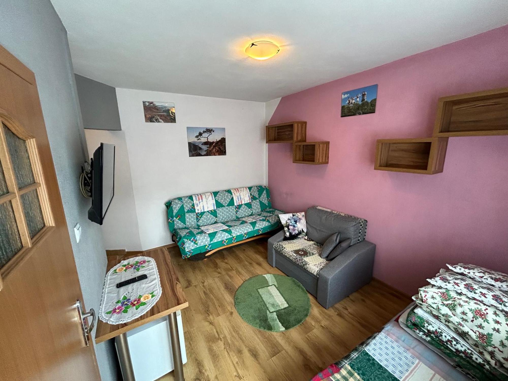 Willa Pod Zbojem Pipikasem Szczawnica Buitenkant foto